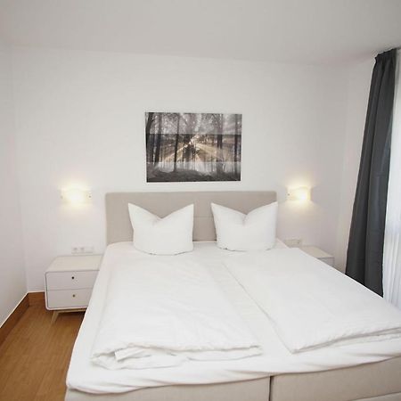Strandnah Mit Terrasse, Gratis Nutzung Vom Ahoi Erlebnisbad Und Sauna In Sellin - Strandhaus Moenchgut Fewo06 로베 외부 사진