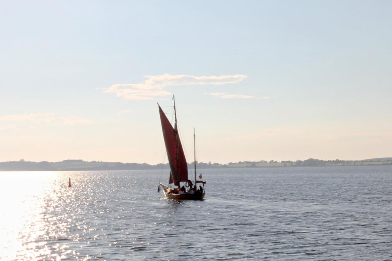 Strandnah Mit Terrasse, Gratis Nutzung Vom Ahoi Erlebnisbad Und Sauna In Sellin - Strandhaus Moenchgut Fewo06 로베 외부 사진