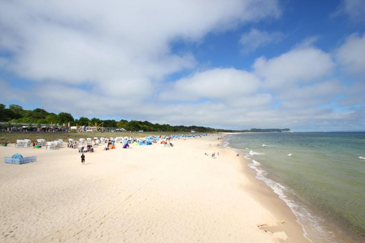 Strandnah Mit Terrasse, Gratis Nutzung Vom Ahoi Erlebnisbad Und Sauna In Sellin - Strandhaus Moenchgut Fewo06 로베 외부 사진