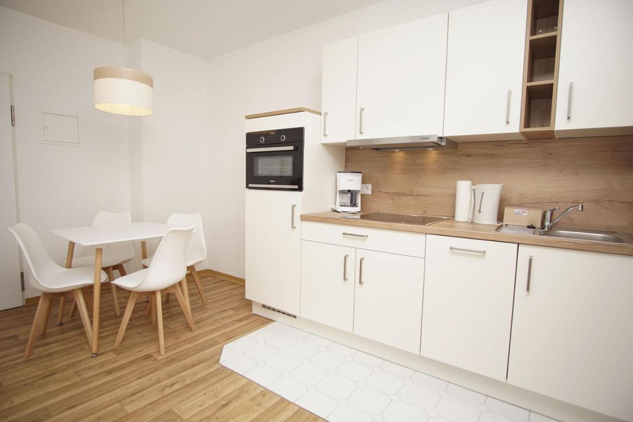 Strandnah Mit Terrasse, Gratis Nutzung Vom Ahoi Erlebnisbad Und Sauna In Sellin - Strandhaus Moenchgut Fewo06 로베 외부 사진