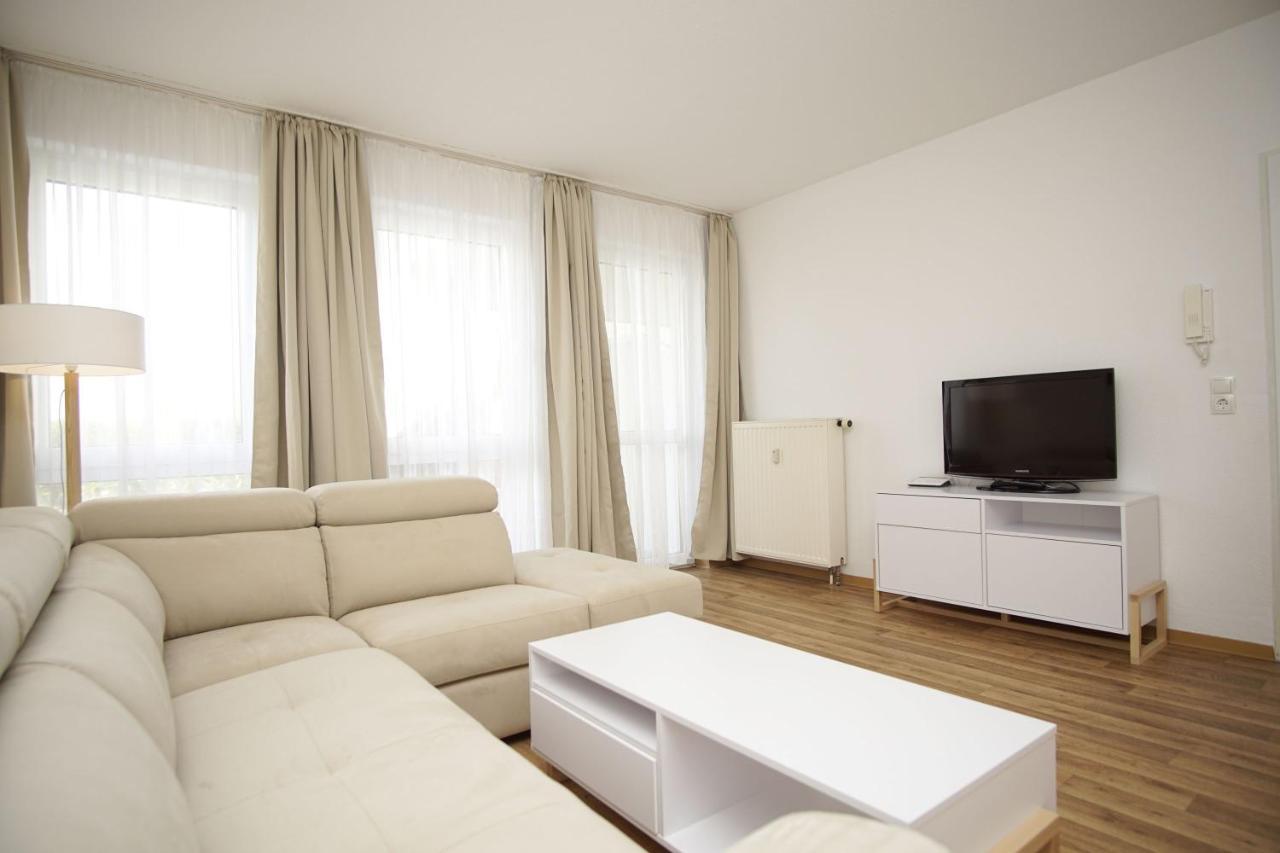Strandnah Mit Terrasse, Gratis Nutzung Vom Ahoi Erlebnisbad Und Sauna In Sellin - Strandhaus Moenchgut Fewo06 로베 외부 사진