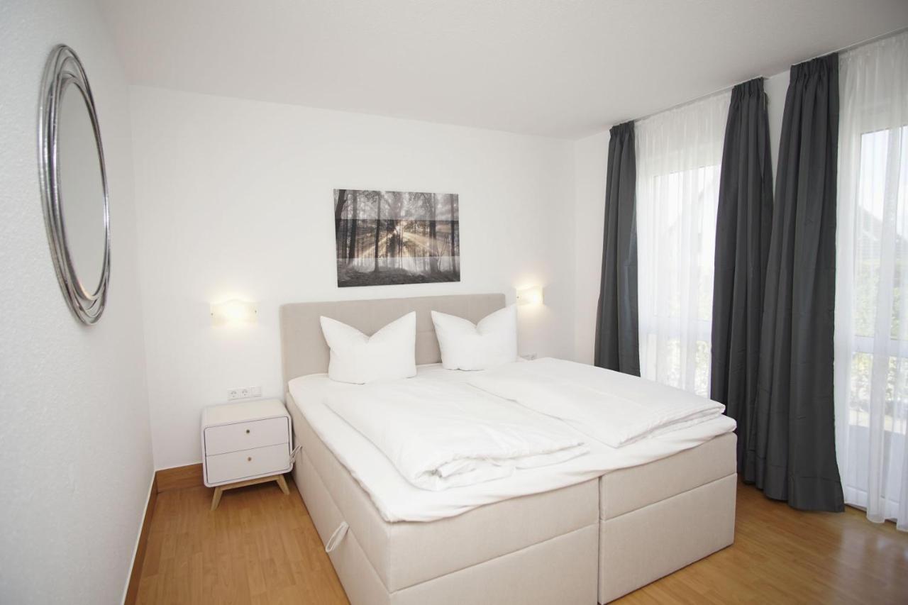 Strandnah Mit Terrasse, Gratis Nutzung Vom Ahoi Erlebnisbad Und Sauna In Sellin - Strandhaus Moenchgut Fewo06 로베 외부 사진